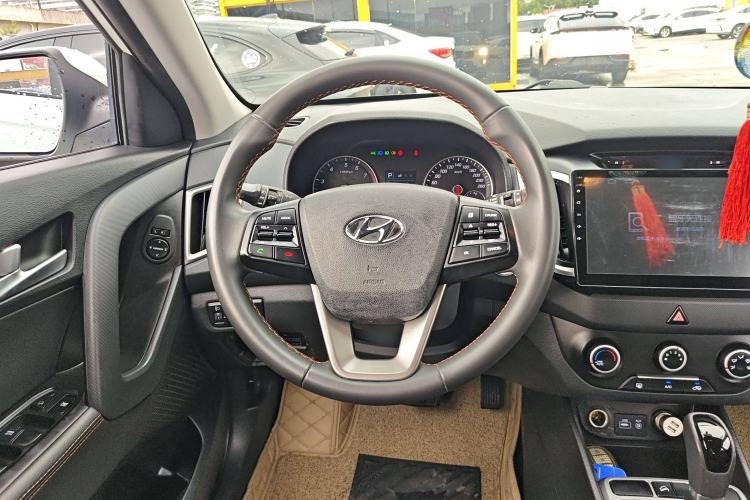 Used Hyundai ix25 2016 1.6T Dual-Clutch Two-Wheel Drive Smart GLS Model Steering Wheel