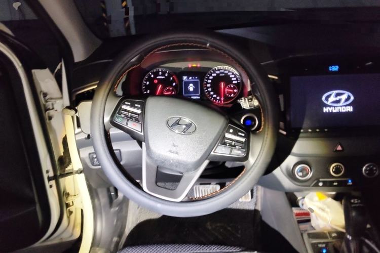 Used Hyundai ix25 2016 1.6T Dual-Clutch Two-Wheel Drive Smart GLS Model Steering Wheel