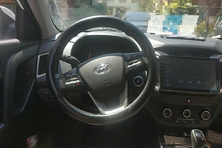 Used Hyundai ix25 2016 1.6T Dual-Clutch Two-Wheel Drive Smart GLS Model Steering Wheel