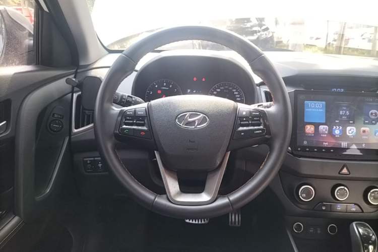 Used Hyundai ix25 2016 1.6T Dual-Clutch Two-Wheel Drive Smart GLS Model Steering Wheel