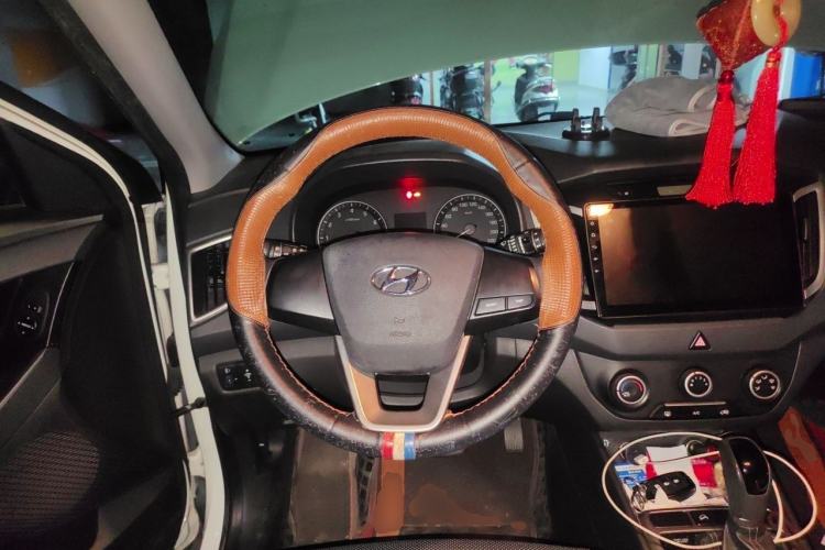 Used Hyundai ix25 2016 1.6T Dual-Clutch Two-Wheel-Drive Deluxe DLX Model Steering Wheel