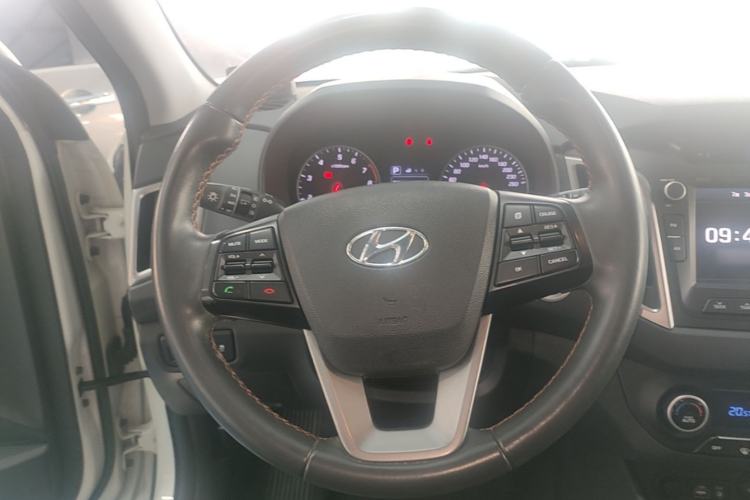 Used Hyundai ix25 2016 1.6T Dual-Clutch Two-Wheel-Drive Deluxe DLX Model Steering Wheel