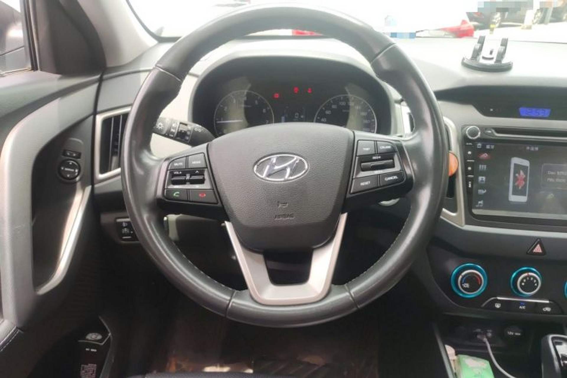 Used Hyundai ix25 2016 1.6T Dual-Clutch Two-Wheel Drive Smart GLS Model Steering Wheel