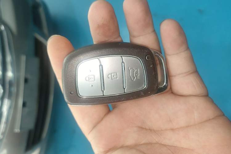 Used Hyundai ix25 2016 1.6T Dual-Clutch Two-Wheel-Drive Deluxe DLX Model Vehicle Key
