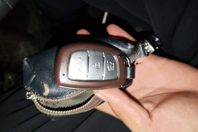 Used Hyundai ix25 2016 1.6T Dual-Clutch Two-Wheel Drive Smart GLS Model Vehicle Key