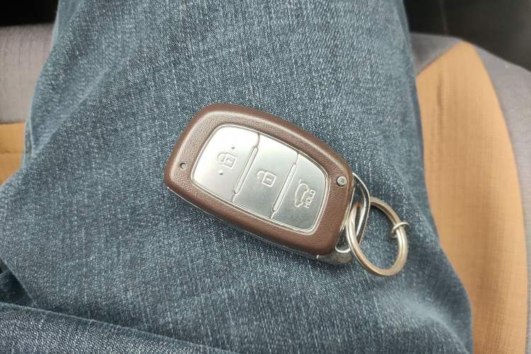 Used Hyundai ix25 2016 1.6T Dual-Clutch Two-Wheel Drive Smart GLS Model Vehicle Key