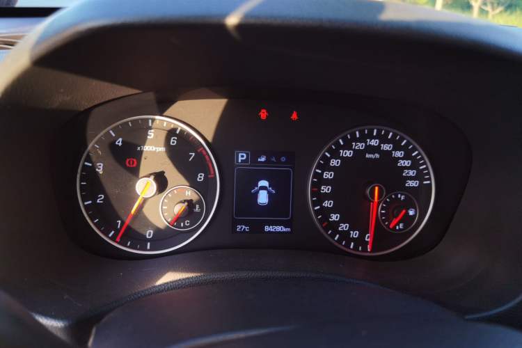 Used Hyundai ix25 2016 1.6T Dual-Clutch Two-Wheel Drive Smart GLS Model Instrument Cluster