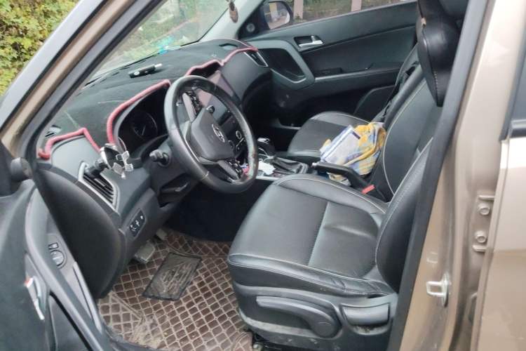 Used Hyundai ix25 2016 1.6T Dual-Clutch Two-Wheel Drive Smart GLS Model Left Front Seat