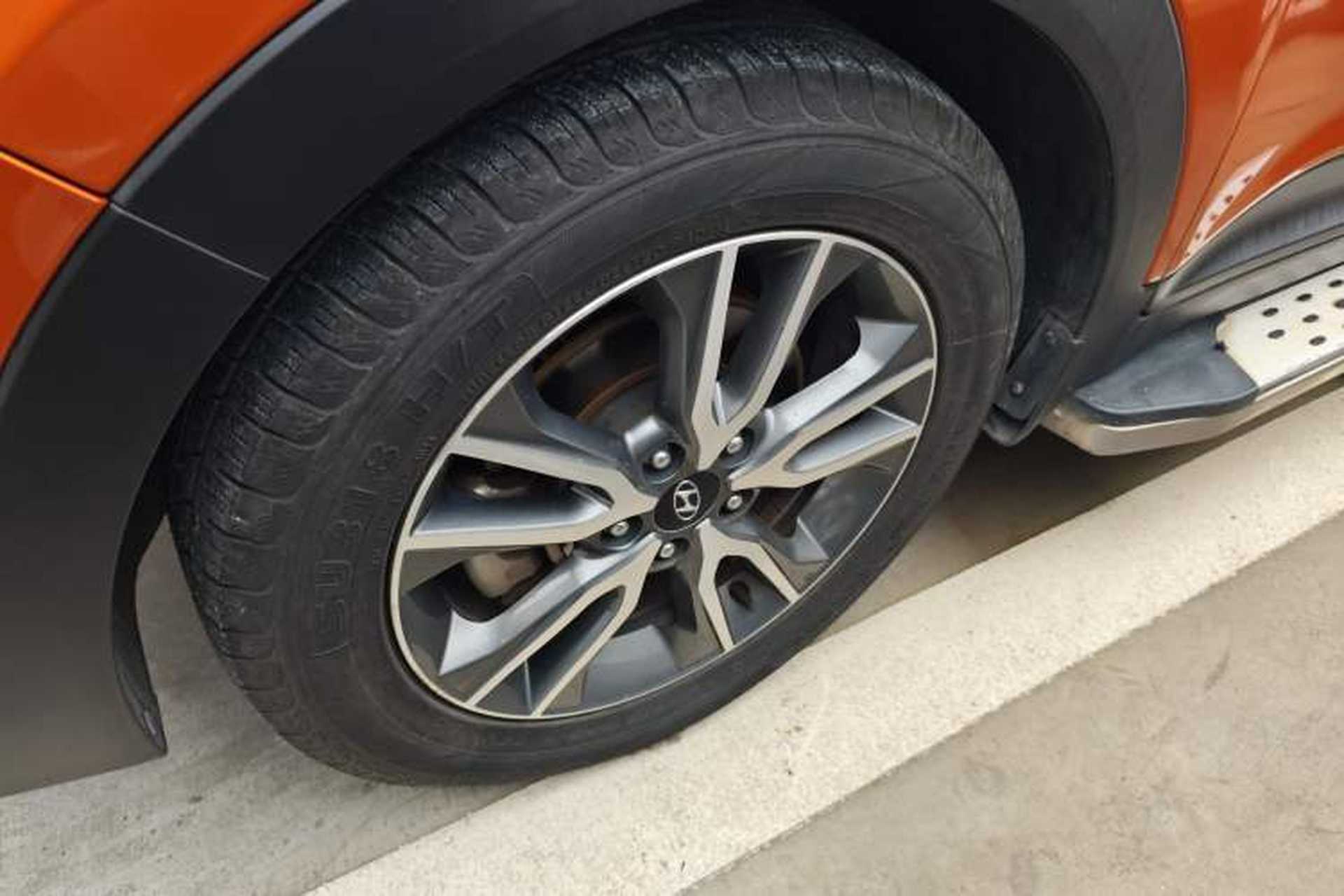 Used Hyundai ix25 2016 1.6T Dual-Clutch Two-Wheel Drive Smart GLS Model Left Front Wheel Hub