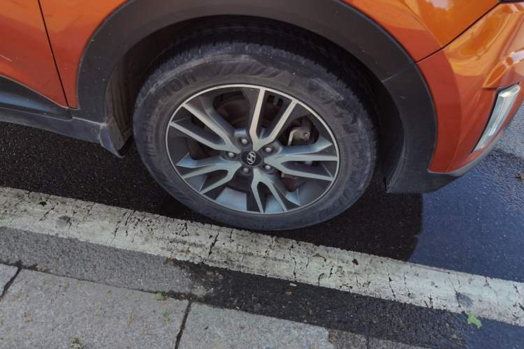 Used Hyundai ix25 2016 1.6T Dual-Clutch Two-Wheel Drive Smart GLS Model Right Front Wheel Hub