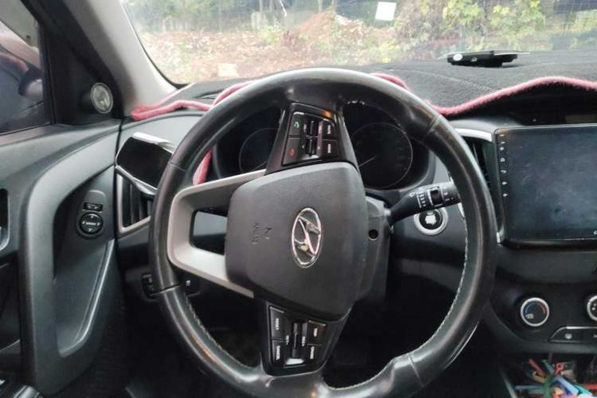 Used Hyundai ix25 2016 1.6T Dual-Clutch Two-Wheel Drive Smart GLS Model Steering Wheel