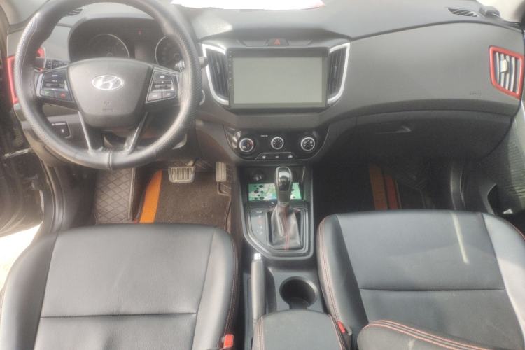 Used Hyundai ix25 2017 1.6L Automatic Smart Version Center Console