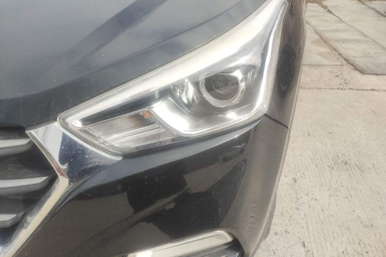 Used Hyundai ix25 2017 1.6L Automatic Smart Version Left Front Headlight