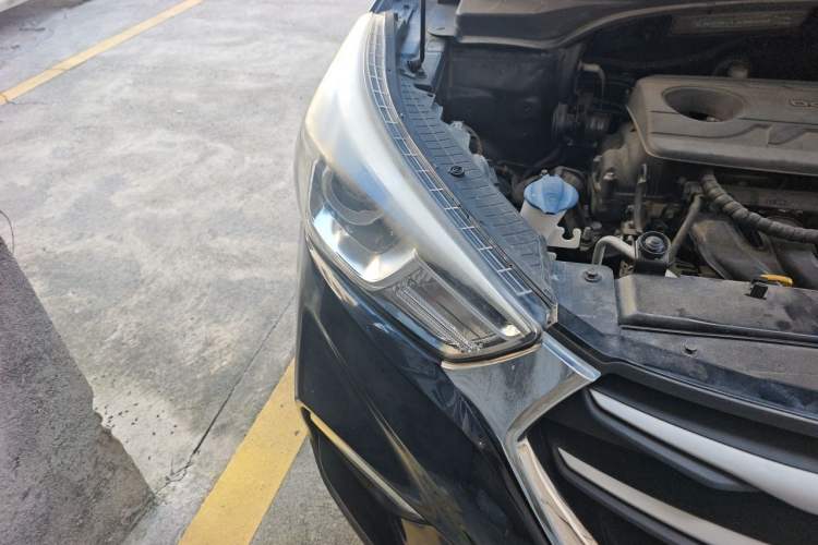 Used Hyundai ix25 2017 1.6L Automatic Smart Version Right Front Headlight