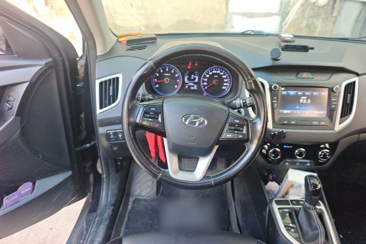 Used Hyundai ix25 2017 1.6L Automatic Smart Version Steering Wheel