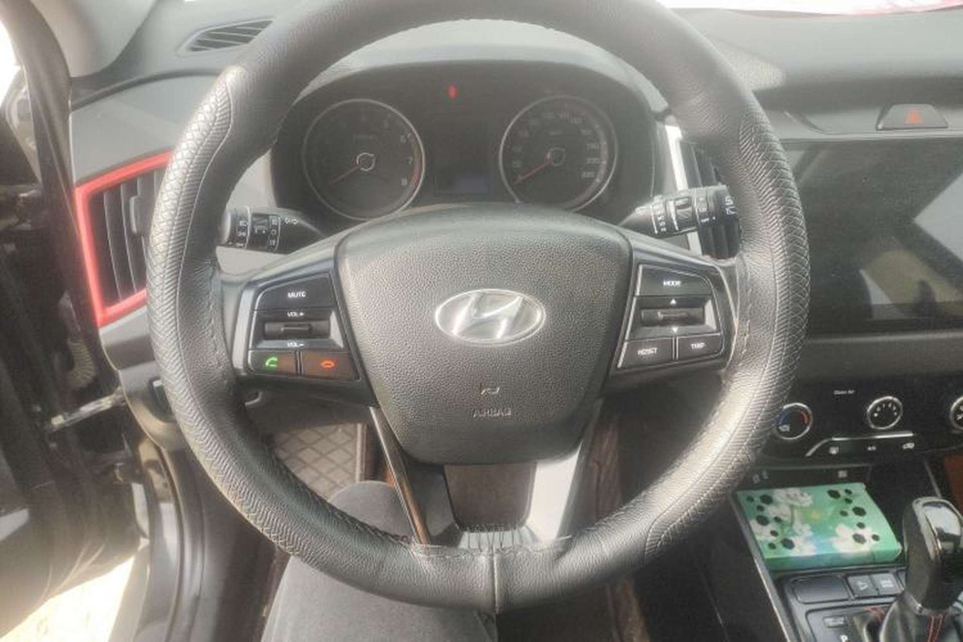 Used Hyundai ix25 2017 1.6L Automatic Smart Version Steering Wheel