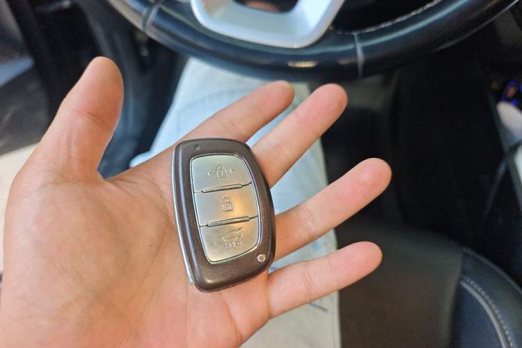 Used Hyundai ix25 2017 1.6L Automatic Smart Version Vehicle Key