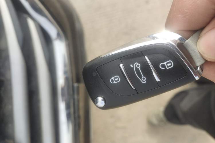 Used Hyundai ix25 2017 1.6L Automatic Smart Version Vehicle Key