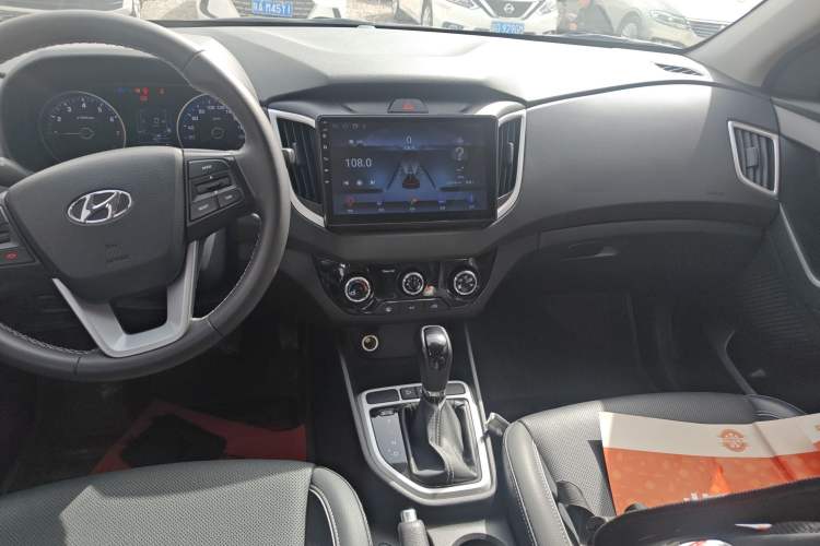 Used Hyundai ix25 2017 1.6L Automatic Smart Version Audio And AC Panel