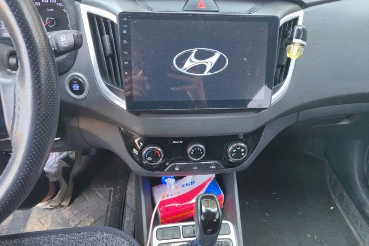 Used Hyundai ix25 2017 1.6L Automatic Smart Version Audio And AC Panel