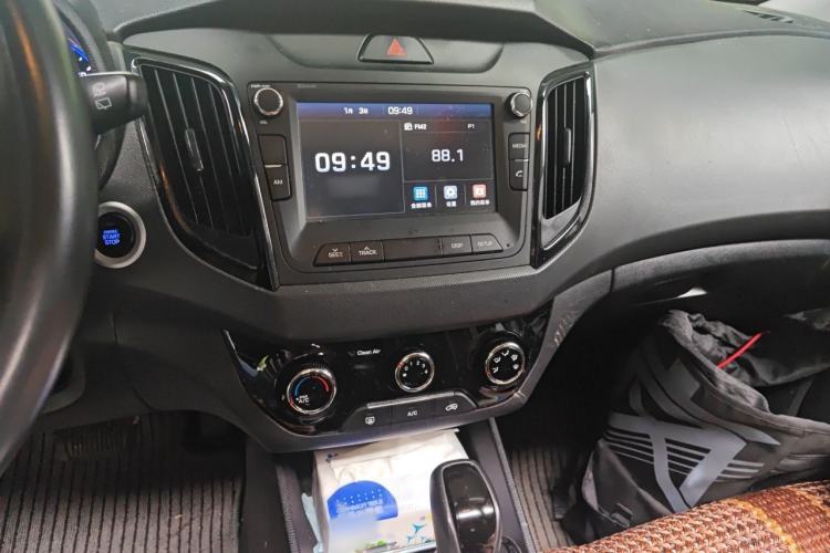 Used Hyundai ix25 2017 1.4T Automatic Smart Version Audio And AC Panel