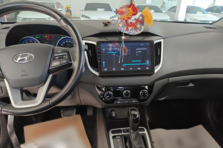 Used Hyundai ix25 2017 1.6L Automatic Smart Version Audio And AC Panel