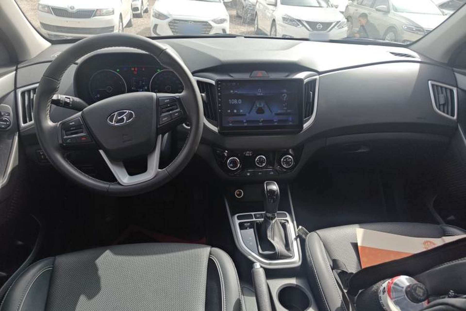 Used Hyundai ix25 2017 1.6L Automatic Smart Version Center Console