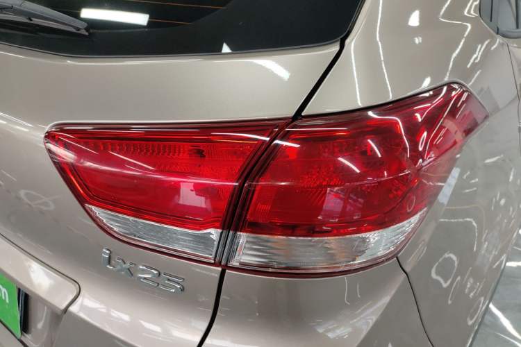 Used Hyundai ix25 2017 1.6L Automatic Smart Version Exterior 6