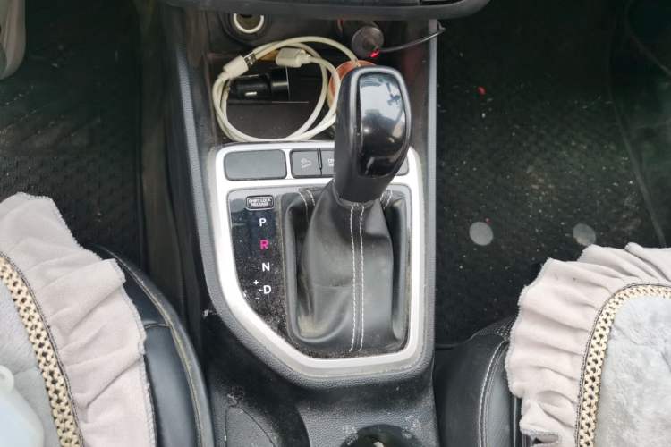 Used Hyundai ix25 2017 1.6L Automatic Smart Version Gear Lever