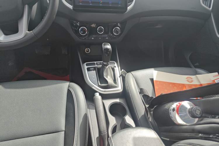 Used Hyundai ix25 2017 1.6L Automatic Smart Version Gear Lever