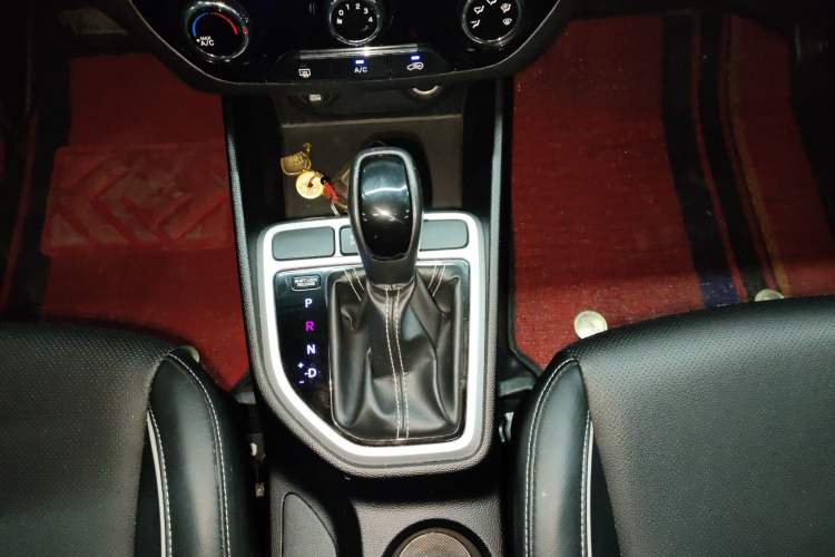 Used Hyundai ix25 2017 1.6L Automatic Smart Version Gear Lever