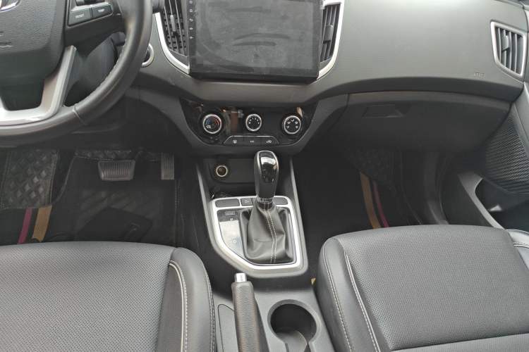 Used Hyundai ix25 2017 1.6L Automatic Smart Version Gear Lever