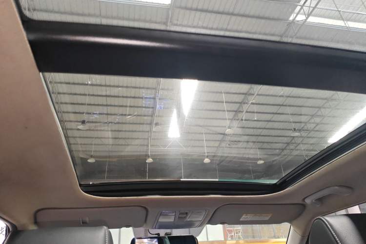 Used Hyundai ix25 2017 1.6L Automatic Smart Version Headliner