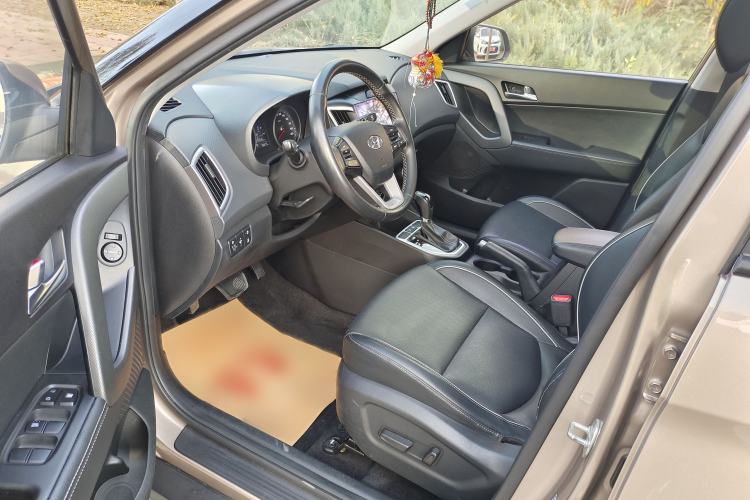 Used Hyundai ix25 2017 1.6L Automatic Smart Version Interior 1