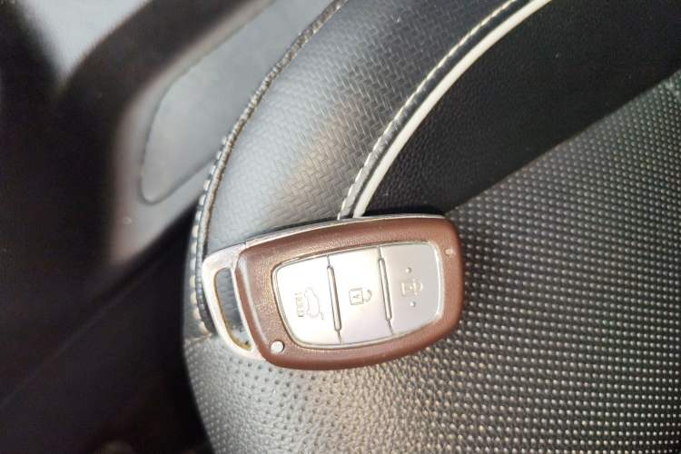 Used Hyundai ix25 2017 1.6L Automatic Smart Version Interior 1