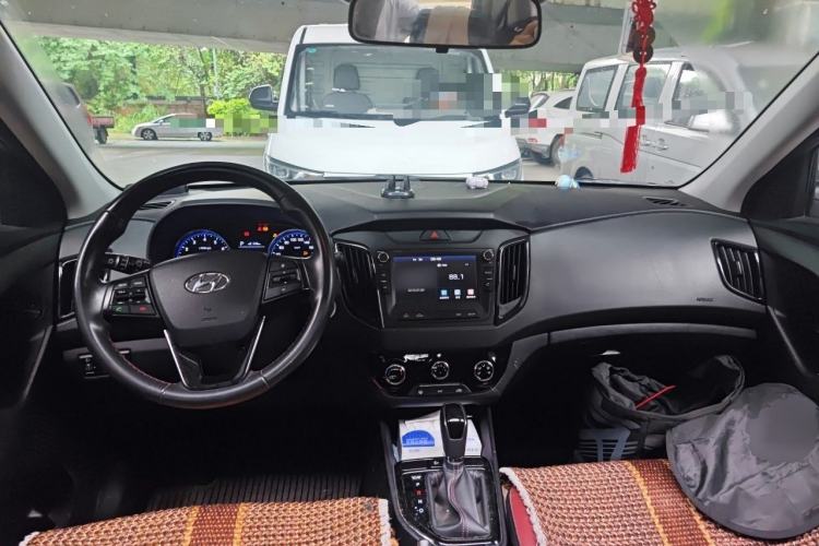 Used Hyundai ix25 2017 1.4T Automatic Smart Version Interior 2