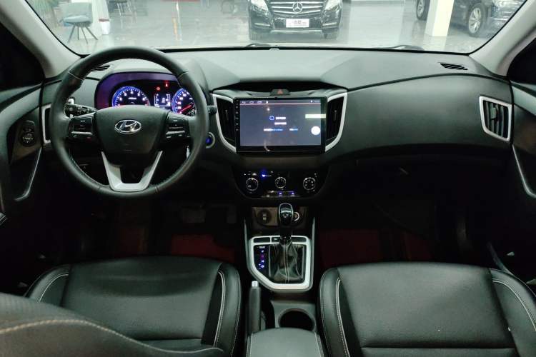 Used Hyundai ix25 2017 1.6L Automatic Smart Version Interior 2