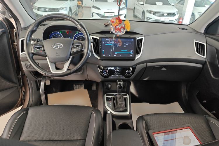 Used Hyundai ix25 2017 1.6L Automatic Smart Version Interior 2