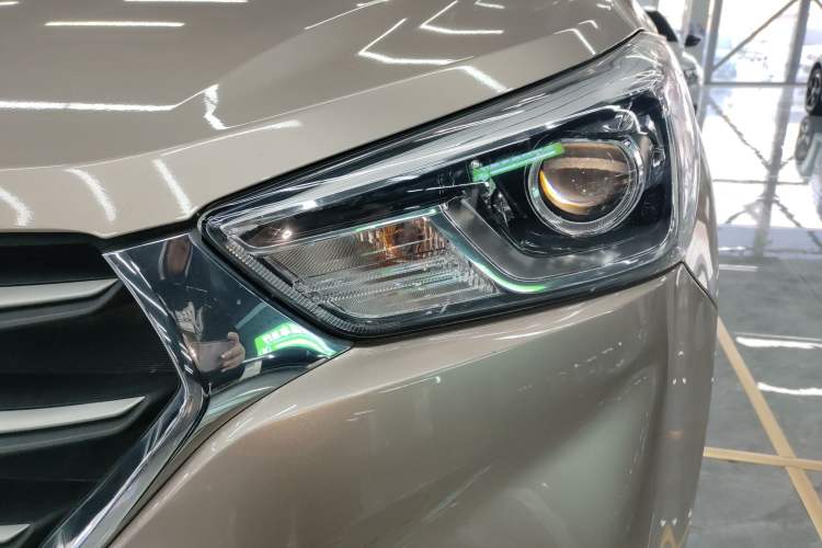 Used Hyundai ix25 2017 1.6L Automatic Smart Version Left Front Headlight