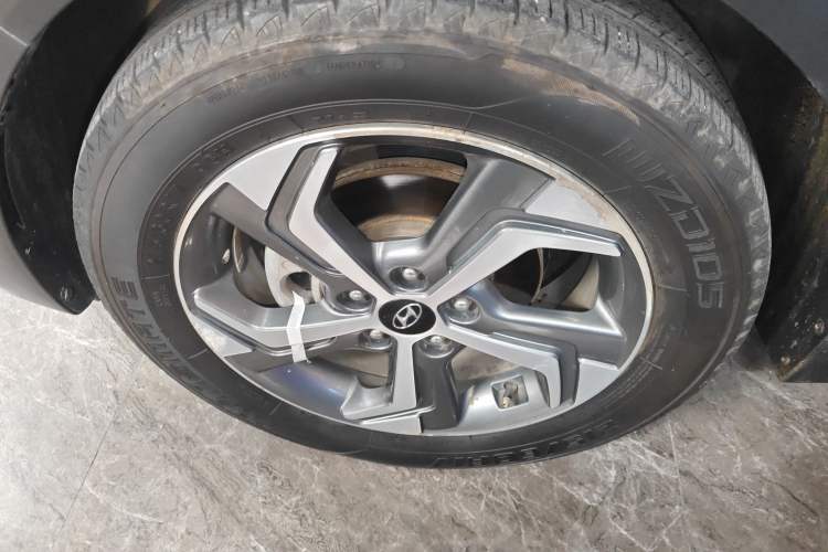 Used Hyundai ix25 2017 1.6L Automatic Smart Version Left Front Wheel Hub