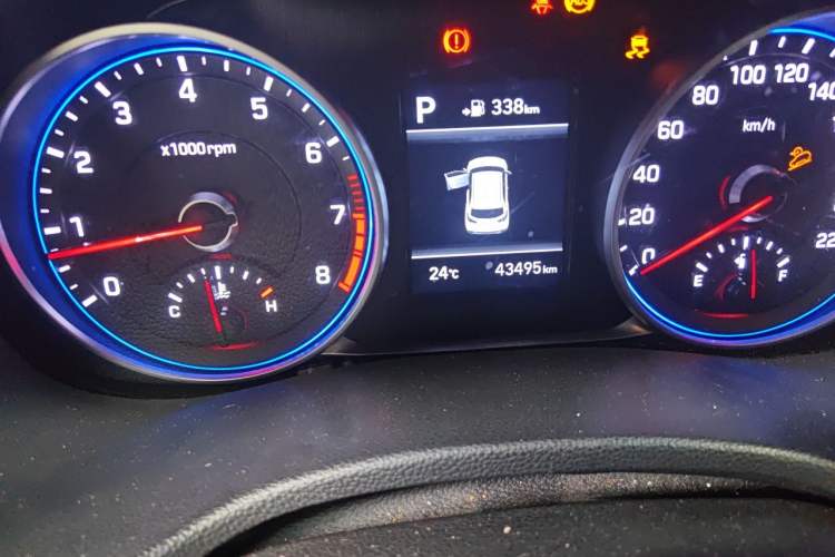 Used Hyundai ix25 2017 1.4T Automatic Smart Version Odometer Close Up