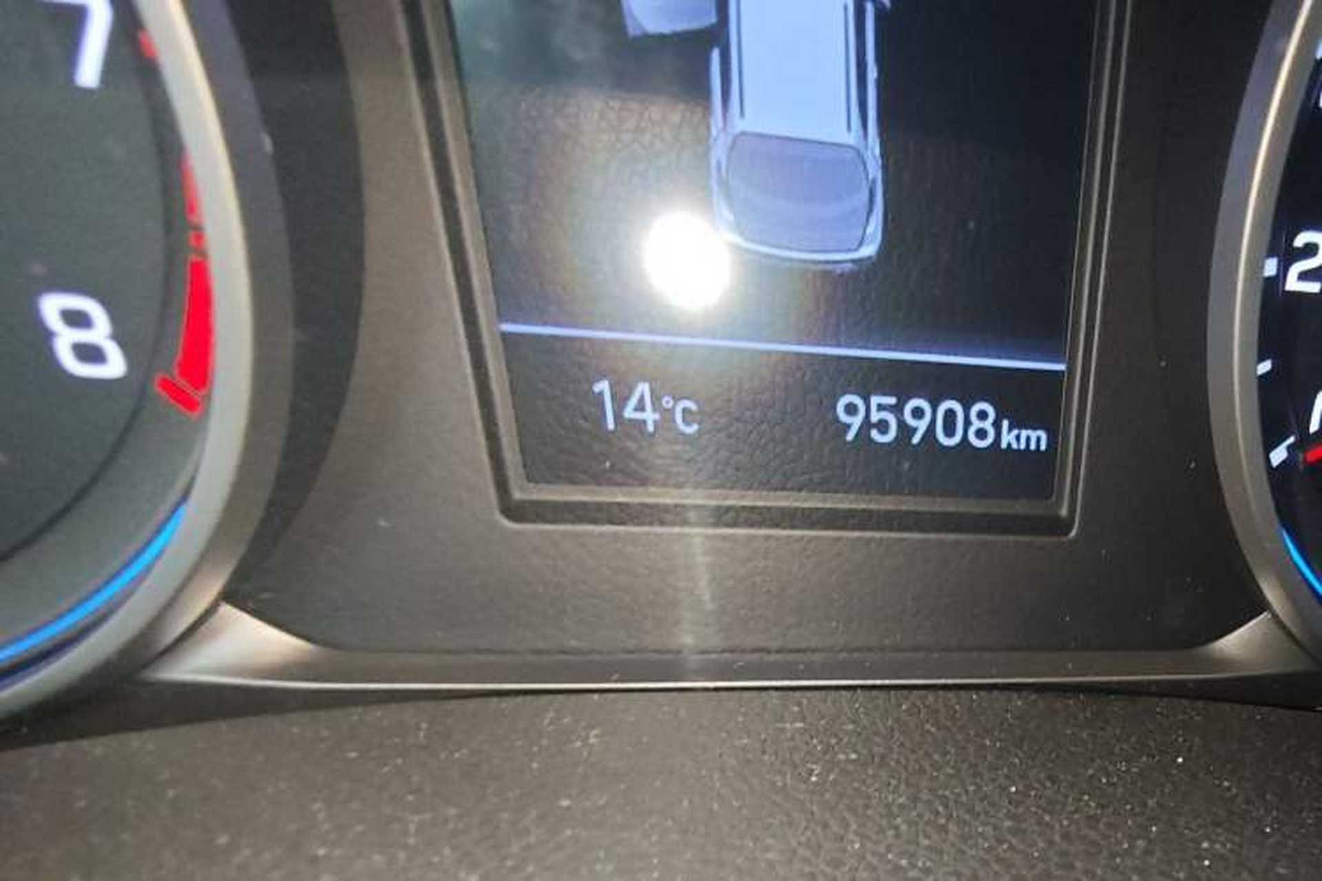 Used Hyundai ix25 2017 1.4T Automatic Smart Version Odometer Close Up