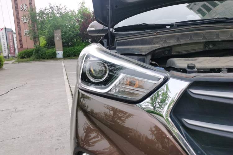 Used Hyundai ix25 2017 1.6L Automatic Smart Version Right Front Headlight