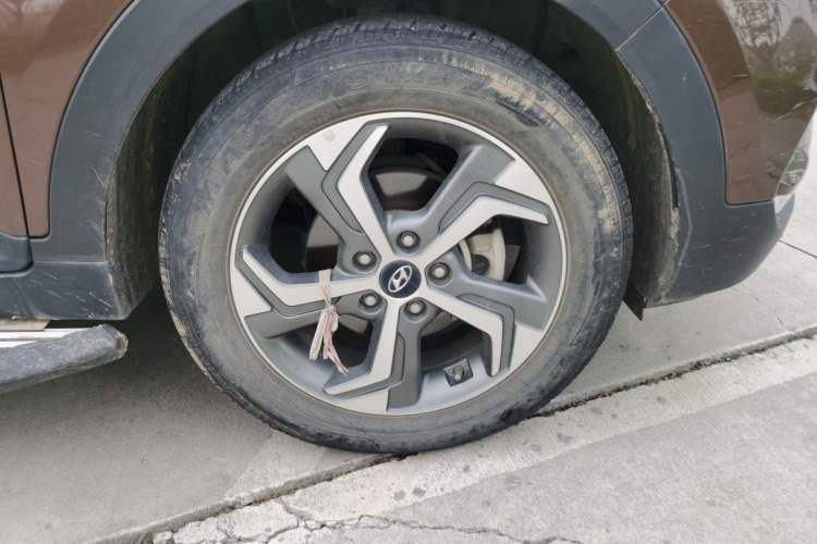 Used Hyundai ix25 2017 1.6L Automatic Smart Version Right Front Wheel Hub