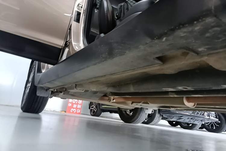 Used Hyundai ix25 2017 1.4T Automatic Smart Version Right Side Sill