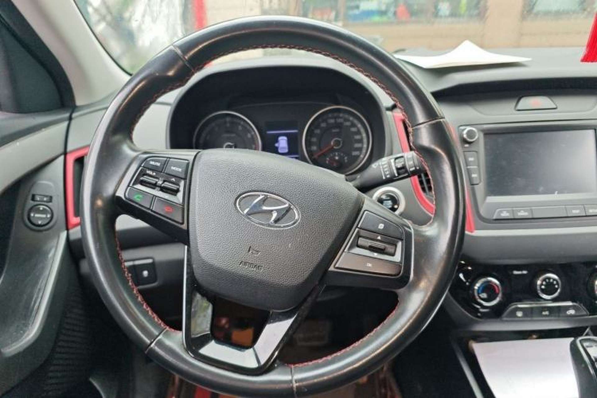 Used Hyundai ix25 2017 1.4T Automatic Smart Version Steering Wheel