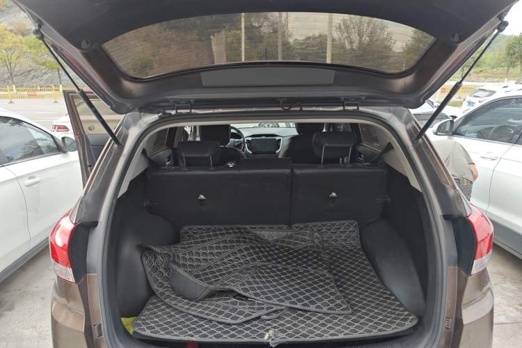 Used Hyundai ix25 2017 1.6L Automatic Smart Version Trunk
