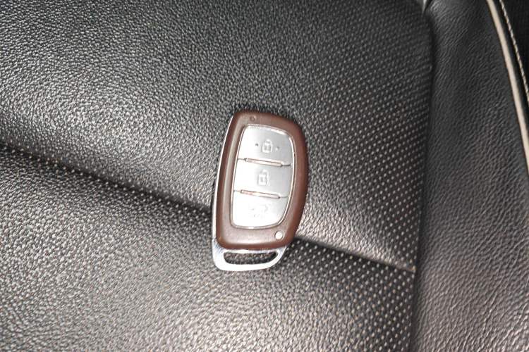 Used Hyundai ix25 2017 1.6L Automatic Smart Version Vehicle Key