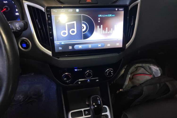 Used Hyundai ix25 2017 1.6L Automatic Smart Version Audio And AC Panel