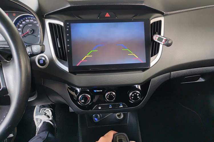 Used Hyundai ix25 2017 1.6L Automatic Smart Version Audio And AC Panel
